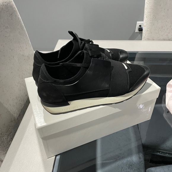 Balenciaga - Picture 4 of 5